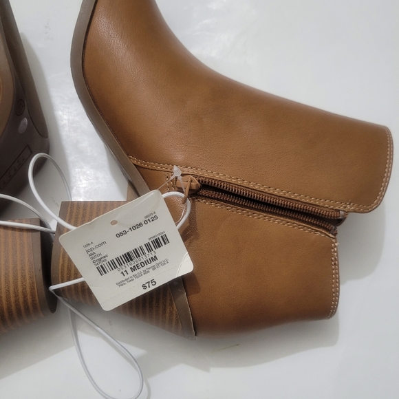 A.n.a Dutch, a new approach memory foam ankle boots, size 11M. - Picture 6 of 8